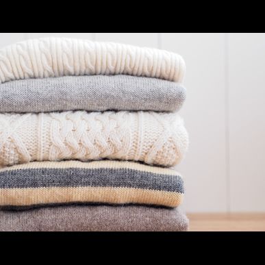 新宿にあるセレクトショップではTIEASYのカットソーも販売いたします